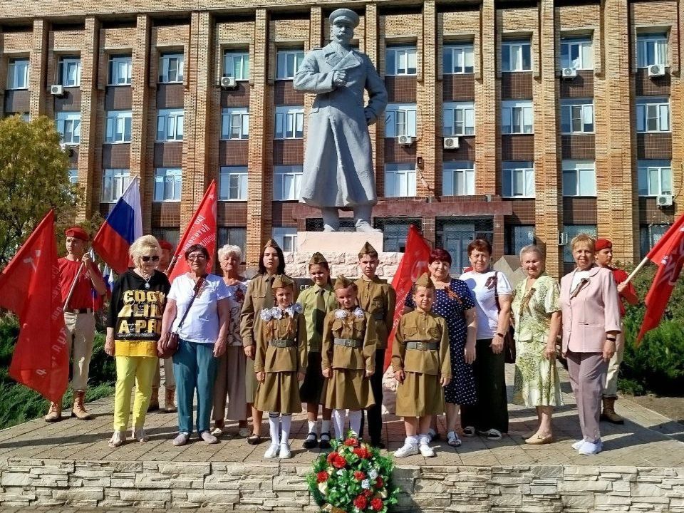 День освобождения Донбасса отпраздновали в Будённовском районе Донецка День освобождения Донбасса отпраздновали в Будённовском районе Донецка
