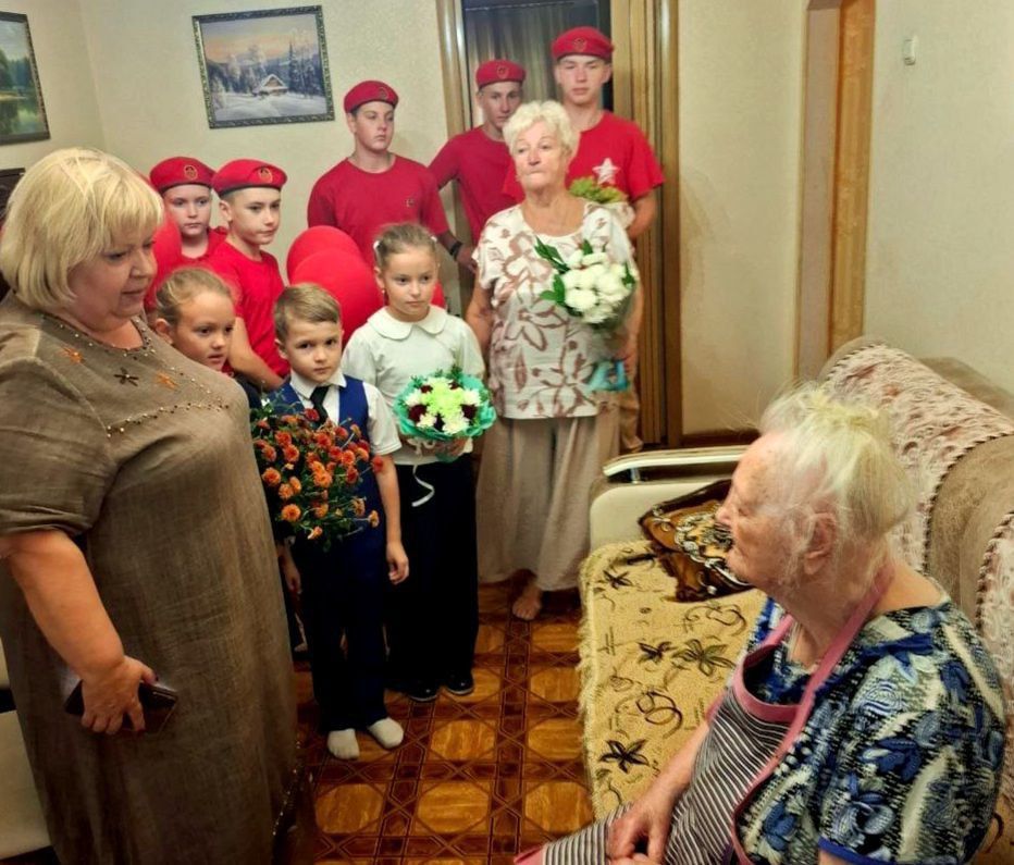 Герои среди нас!. Самые искренние поздравления с Днём освобождения Донбасса от актива партийного проекта «Женского движения Единой России» в Буденновском районе принимала ветеран Великой Отечественной войны, почетный... Герои среди нас!. Самые искренние поздравления с Днём освобождения Донбасса от актива партийного проекта «Женского движения Единой России» в Буденновском районе принимала ветеран Великой Отечественной войны, почетный...