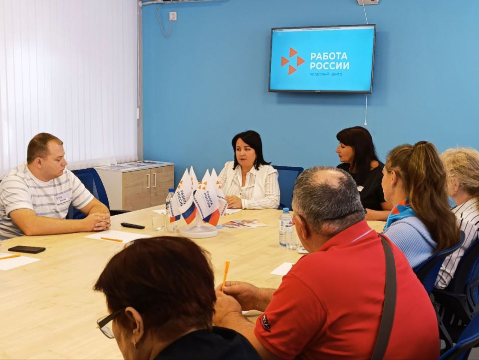 Заместитель главы администрации Волновахского муниципального округа и координатор Женского движения "Единой России" Елена Снисаренко провела встречу с коллективом ГКУ "Волновахский РЦЗ" Заместитель главы администрации Волновахского муниципального округа и координатор Женского движения "Единой России" Елена Снисаренко провела встречу с коллективом ГКУ "Волновахский РЦЗ"