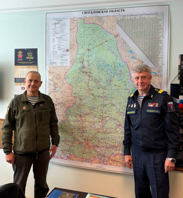 Провёл для Дмитрия Александровича Огильца, депутата Народного Совета ДНР, экскурсию по Законодательному Собранию Свердловской области Провёл для Дмитрия Александровича Огильца, депутата Народного Совета ДНР, экскурсию по Законодательному Собранию Свердловской области