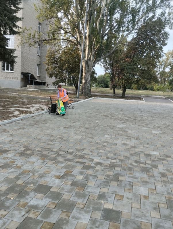 С заботой об округе.. За 10.09.2025 года сотрудниками МУП АГЯ «ЖЭК» выполнены следующие виды работ: выполнен ремонт подъездного освещения по адресу: кв-л. 102, д.11 выполнены работы по уборке придомовой территории по адресам... С заботой об округе.. За 10.09.2025 года сотрудниками МУП АГЯ «ЖЭК» выполнены следующие виды работ: выполнен ремонт подъездного освещения по адресу: кв-л. 102, д.11 выполнены работы по уборке придомовой территории по адресам...