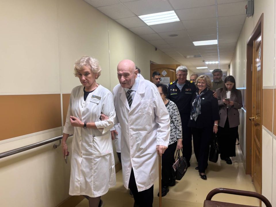 В Свердловской области открылась первая «Солдатская библиотека» В Свердловской области открылась первая «Солдатская библиотека»
