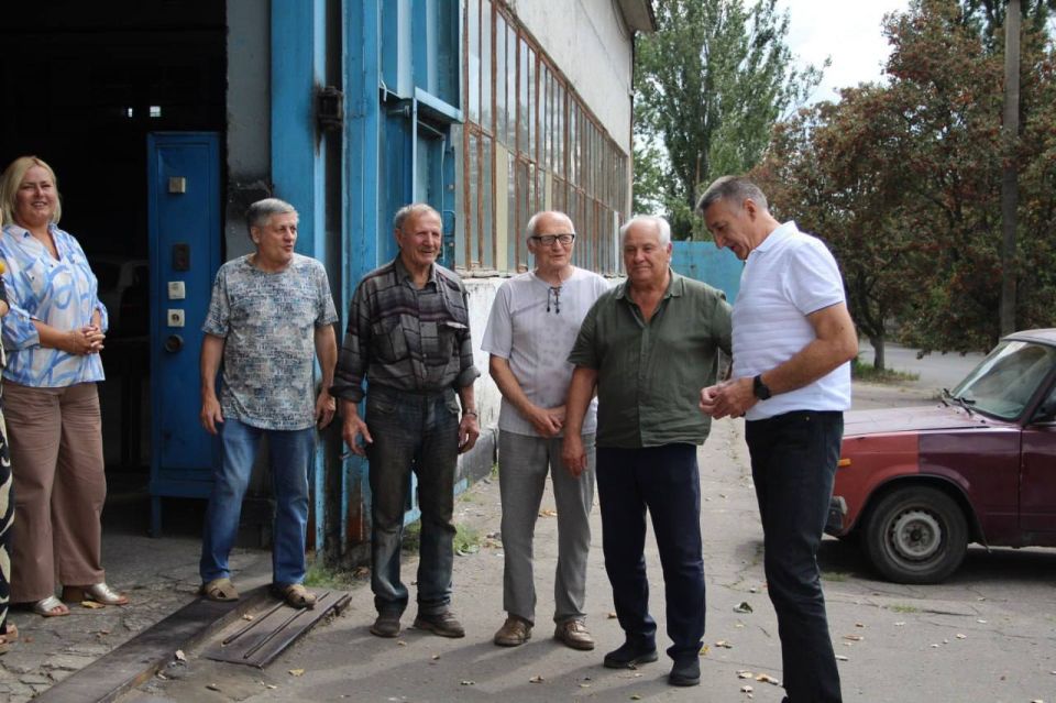 9 сентября, депутат Макеевского городского совета Тарас Сидоренко провел встречу с жителями: г.Макеевка, ул. Патона, д.2 и д. 11 9 сентября, депутат Макеевского городского совета Тарас Сидоренко провел встречу с жителями: г.Макеевка, ул. Патона, д.2 и д. 11