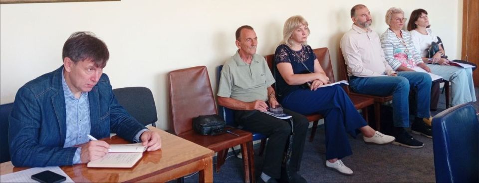 Наталья Бегуненко: Первый заместитель руководителя Управы Петровского внутригородского района Администрации городского округа Донецк Плахутин Юрий Иванович провёл рабочее совещание с руководителями предприятий и учреждений... Наталья Бегуненко: Первый заместитель руководителя Управы Петровского внутригородского района Администрации городского округа Донецк Плахутин Юрий Иванович провёл рабочее совещание с руководителями предприятий и учреждений...