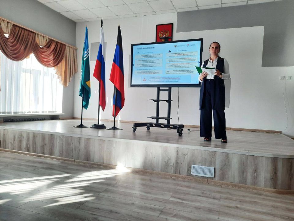 С целью профилактики экстремизма и терроризма депутат Мангушского муниципального совета, член фракции Всероссийской политической партии «Единая Россия» в Мангушском муниципальном совете Чекалова Эльвина Ивановна сегодня... С целью профилактики экстремизма и терроризма депутат Мангушского муниципального совета, член фракции Всероссийской политической партии «Единая Россия» в Мангушском муниципальном совете Чекалова Эльвина Ивановна сегодня...