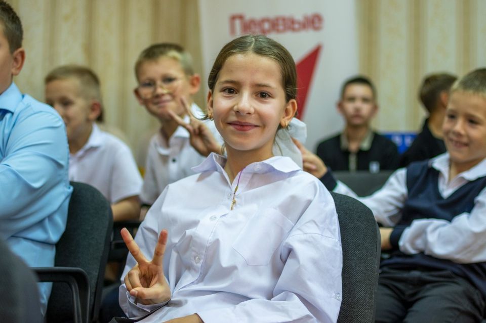 В Харцызской школе №17 зажглась новая звезда – отряд «Прометей» начал свою работу В Харцызской школе №17 зажглась новая звезда – отряд «Прометей» начал свою работу