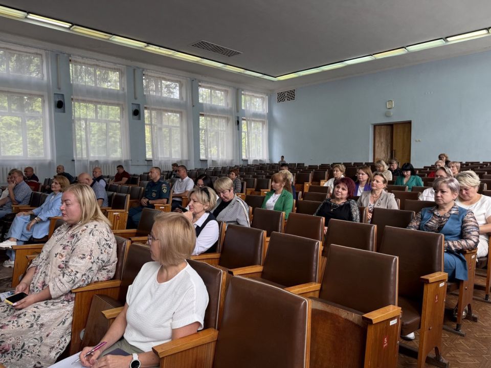 Александр Шатов: Аппаратное совещание в Администрации Шахтерского муниципального округа Александр Шатов: Аппаратное совещание в Администрации Шахтерского муниципального округа