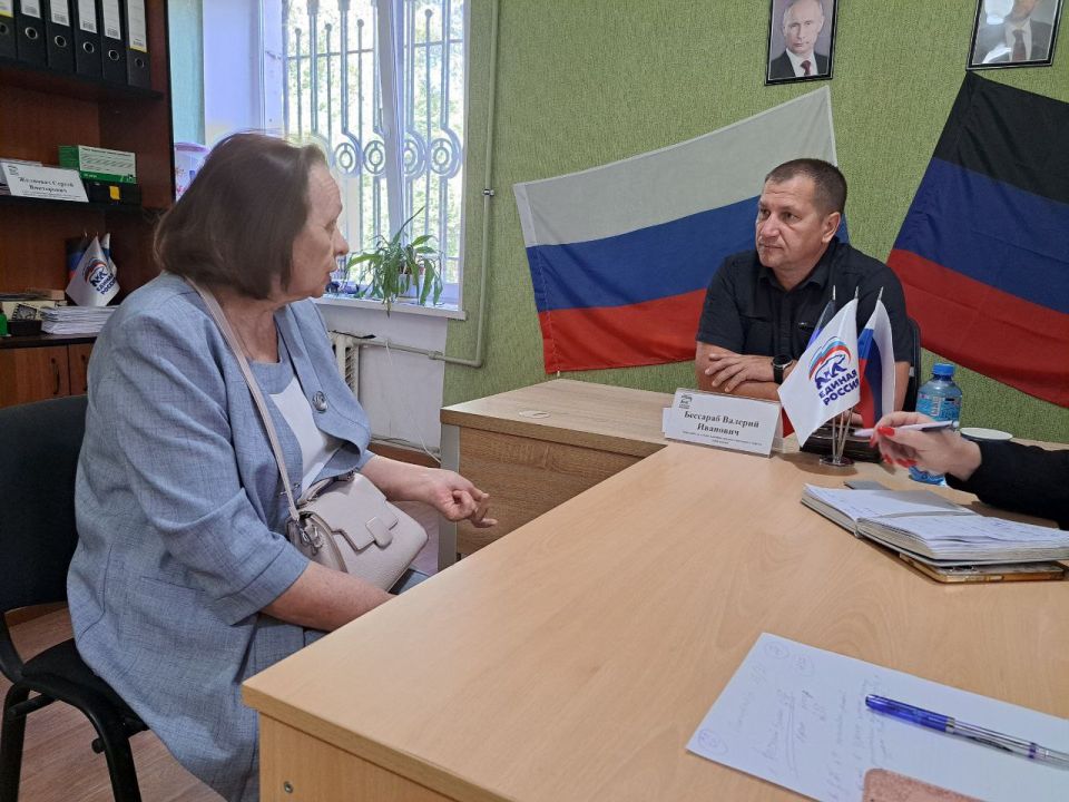 11 сентября 2025 года, заместитель главы администрации городского округа Дебальцево Валерий Бессараб, провёл личный прием граждан в местной общественной приёмной Светлодарского местного отделения Партии "Единая Россия" в... 11 сентября 2025 года, заместитель главы администрации городского округа Дебальцево Валерий Бессараб, провёл личный прием граждан в местной общественной приёмной Светлодарского местного отделения Партии "Единая Россия" в...
