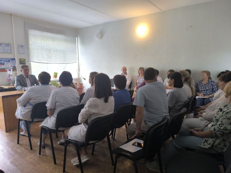 В Докучаевске продолжаются встречи с гражданами: обсуждаем проблемы и решения В Докучаевске продолжаются встречи с гражданами: обсуждаем проблемы и решения