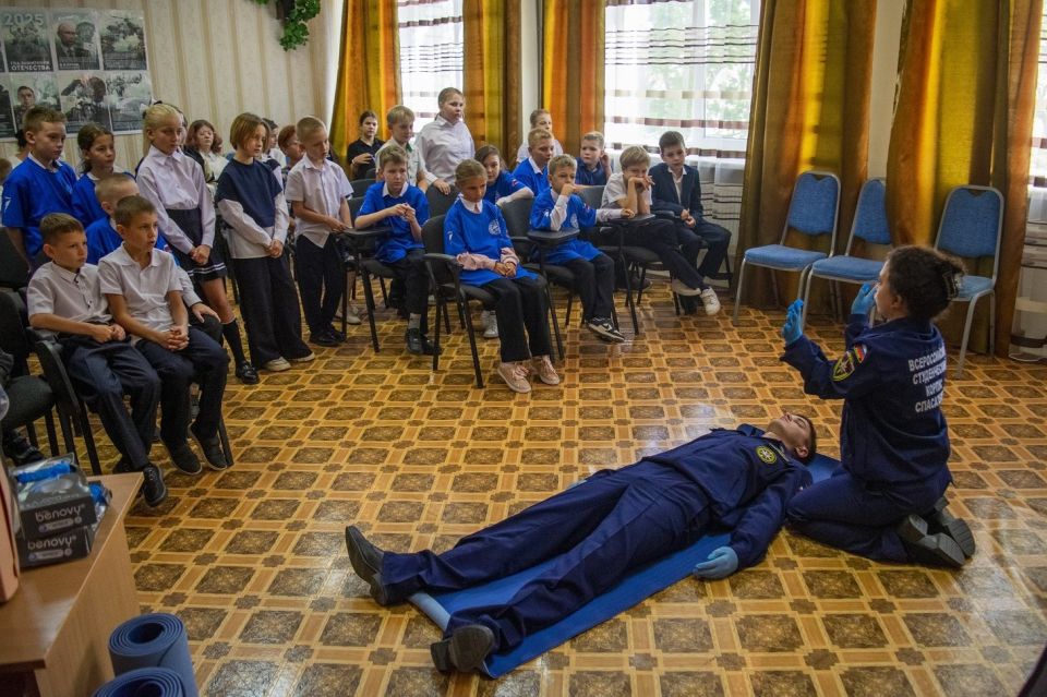 В Харцызской школе №17 зажглась новая звезда – отряд «Прометей» начал свою работу В Харцызской школе №17 зажглась новая звезда – отряд «Прометей» начал свою работу