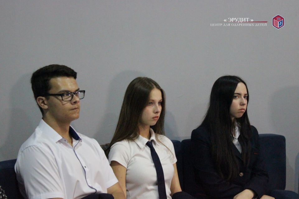 Обучающиеся лицея-интерната «Эрудит» приняли участие в открытии нового экспозиционного зала «Юзовка — топливное сердце и металлургические руки России» в Государственном бюджетном учреждении Донецкой Народной Республики... Обучающиеся лицея-интерната «Эрудит» приняли участие в открытии нового экспозиционного зала «Юзовка — топливное сердце и металлургические руки России» в Государственном бюджетном учреждении Донецкой Народной Республики...