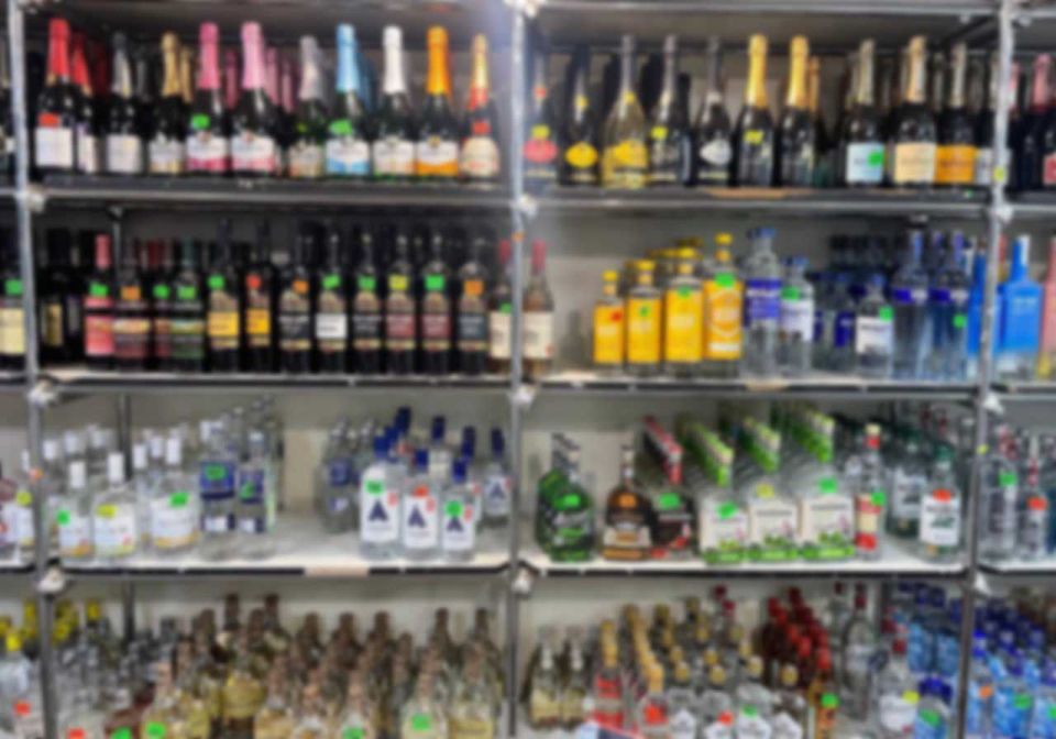 В Донецке "накрыли" точку нелегальной продажи алкоголя В Донецке "накрыли" точку нелегальной продажи алкоголя