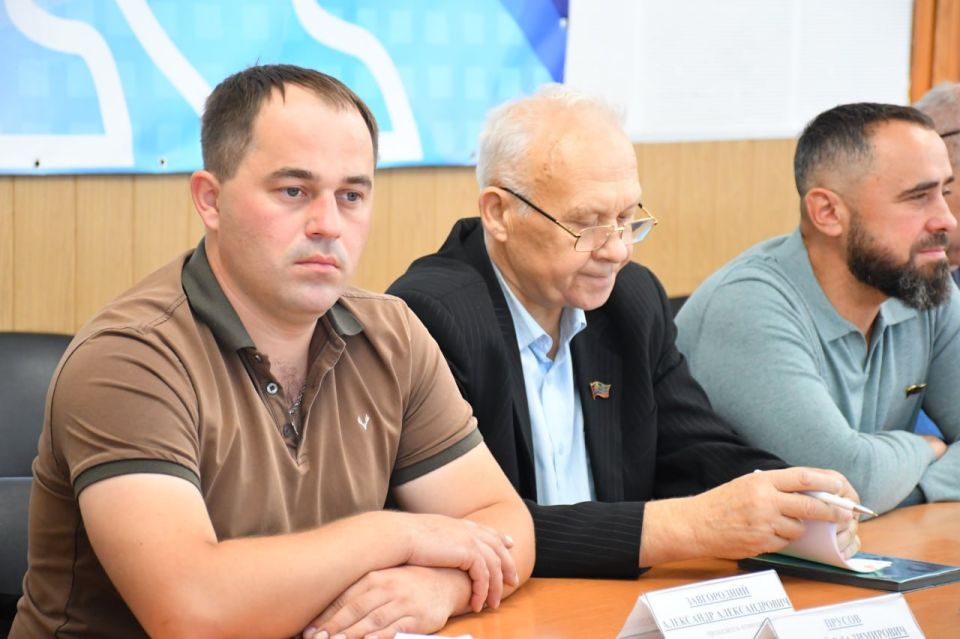 Заседание Дебальцевского городского совета Донецкой Народной Республики первого созыва Заседание Дебальцевского городского совета Донецкой Народной Республики первого созыва