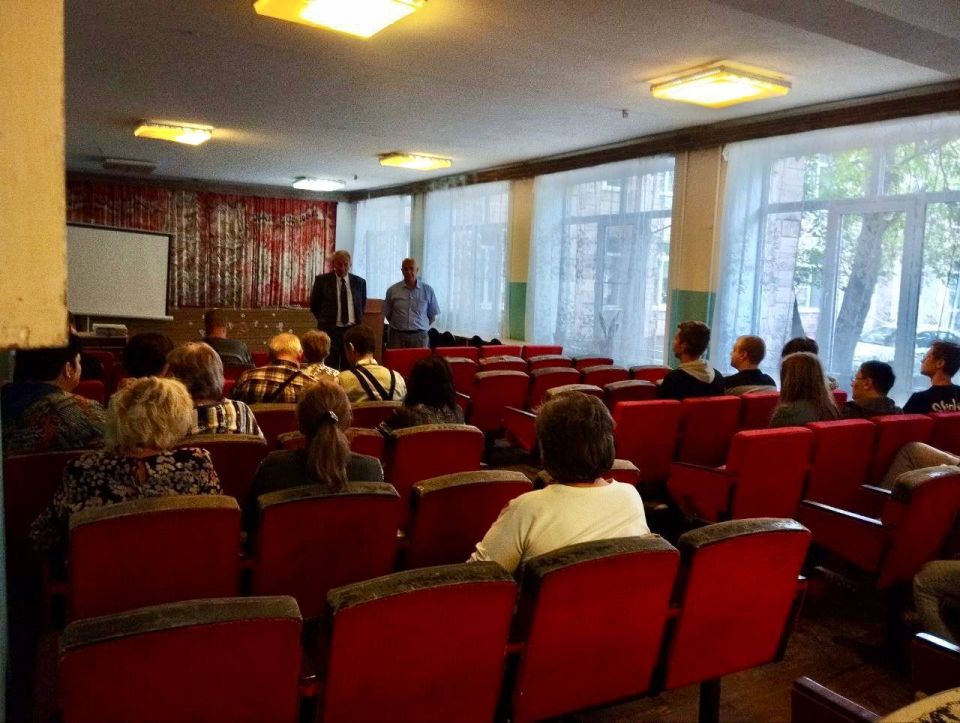 Вчера заместитель главы Администрации муниципального образования городского округа Харцызск Владимир Панченко провел встречу с трудовым коллективом Харцызского технологического колледжа ФГБОУ ВО «ДонНТУ» ДНР Вчера заместитель главы Администрации муниципального образования городского округа Харцызск Владимир Панченко провел встречу с трудовым коллективом Харцызского технологического колледжа ФГБОУ ВО «ДонНТУ» ДНР