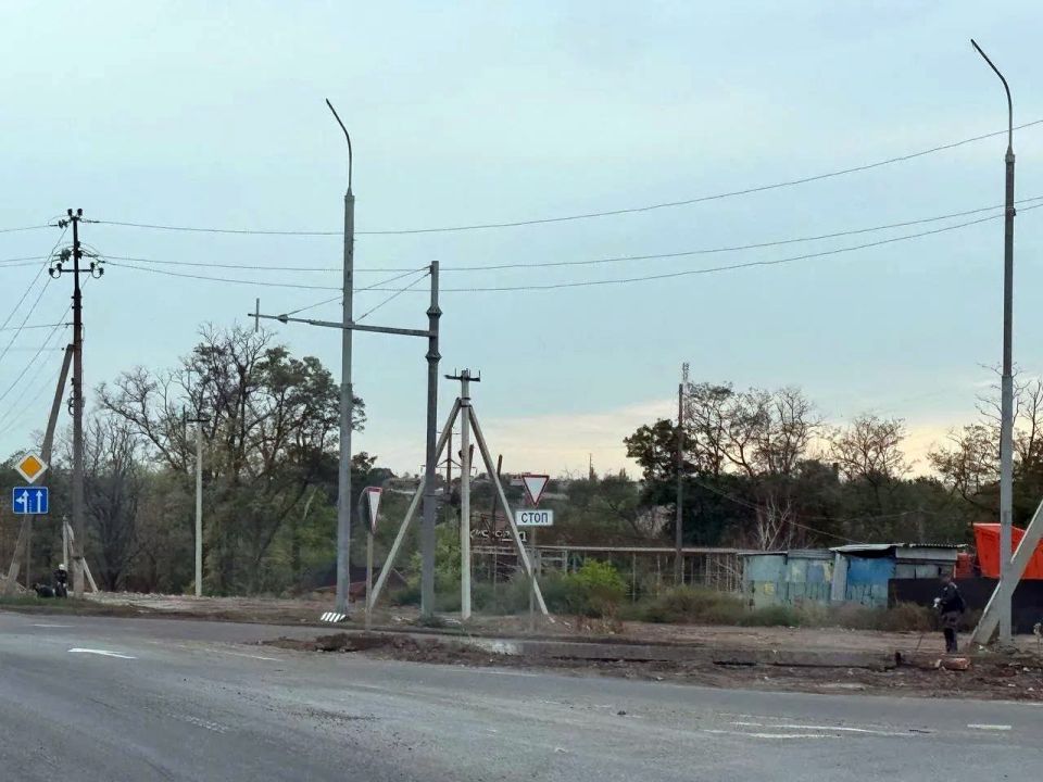 Вниманию водителей. В рамках реконструкции автодороги Р-280 «Новороссия» Ростов-на-Дону – Мариуполь – Мелитополь – Симферополь в период с 10 по 12 сентября 2025 года на автомобильной трассе будут проводиться работы по... Вниманию водителей. В рамках реконструкции автодороги Р-280 «Новороссия» Ростов-на-Дону – Мариуполь – Мелитополь – Симферополь в период с 10 по 12 сентября 2025 года на автомобильной трассе будут проводиться работы по...