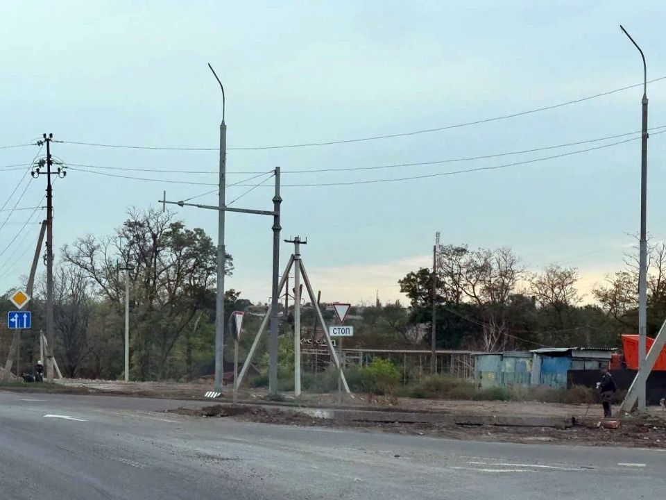 Вниманию водителей. В рамках реконструкции автодороги Р-280 «Новороссия» Ростов-на-Дону – Мариуполь – Мелитополь – Симферополь в период с 10 по 12 сентября 2025 года на автомобильной трассе будут проводиться работы по... Вниманию водителей. В рамках реконструкции автодороги Р-280 «Новороссия» Ростов-на-Дону – Мариуполь – Мелитополь – Симферополь в период с 10 по 12 сентября 2025 года на автомобильной трассе будут проводиться работы по...