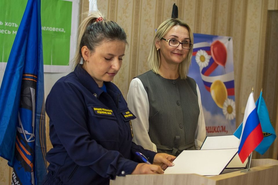 В Харцызской школе №17 зажглась новая звезда – отряд «Прометей» начал свою работу В Харцызской школе №17 зажглась новая звезда – отряд «Прометей» начал свою работу