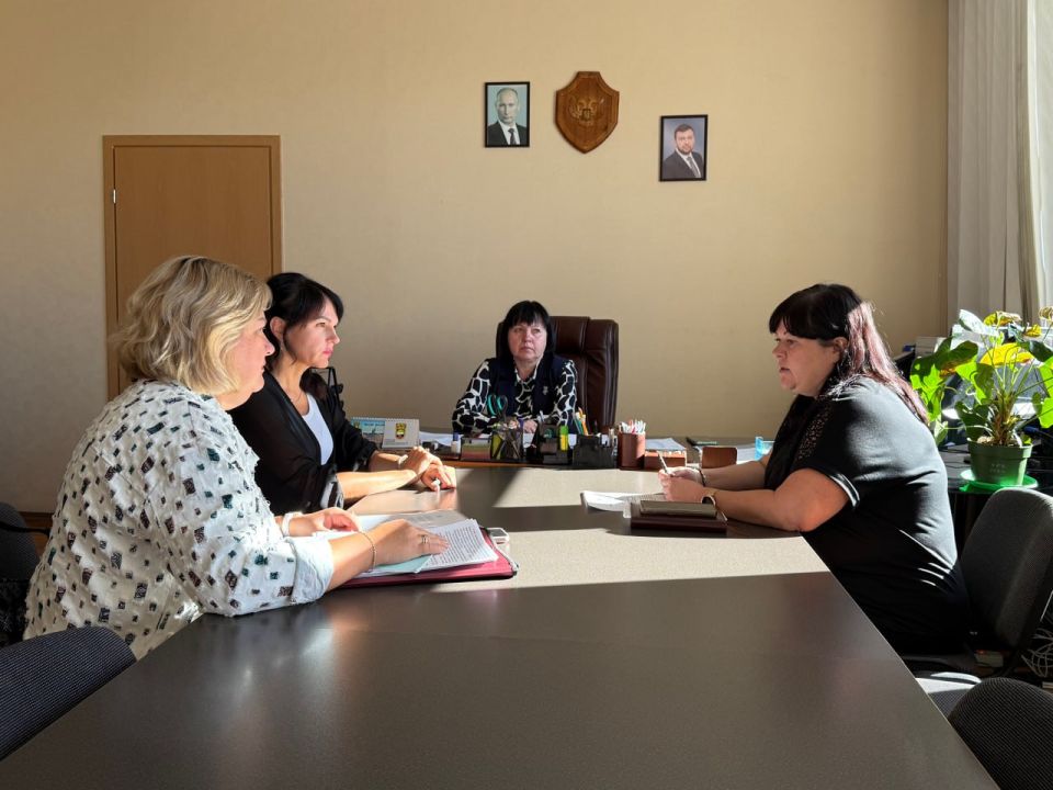 Ирина Кутенко: Рабочая встреча с представителями профсоюзов Ирина Кутенко: Рабочая встреча с представителями профсоюзов