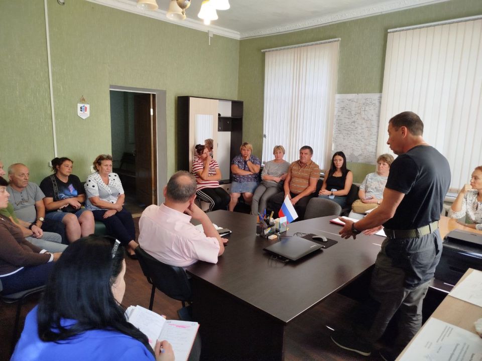 Константин Зинченко: Провел встречу с жителями с. Николаевка Константин Зинченко: Провел встречу с жителями с. Николаевка