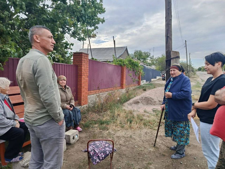 11 сентября начальник Гранитненского территориального отдела провел встречу с гражданами в селе Гранитное 11 сентября начальник Гранитненского территориального отдела провел встречу с гражданами в селе Гранитное