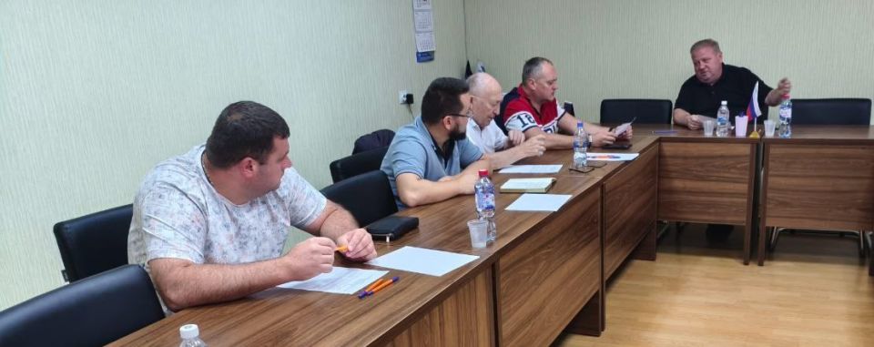 РАБОТА КОМИТЕТОВ. Состоялись заседания рабочих органов Донецкого городского совета: РАБОТА КОМИТЕТОВ. Состоялись заседания рабочих органов Донецкого городского совета: