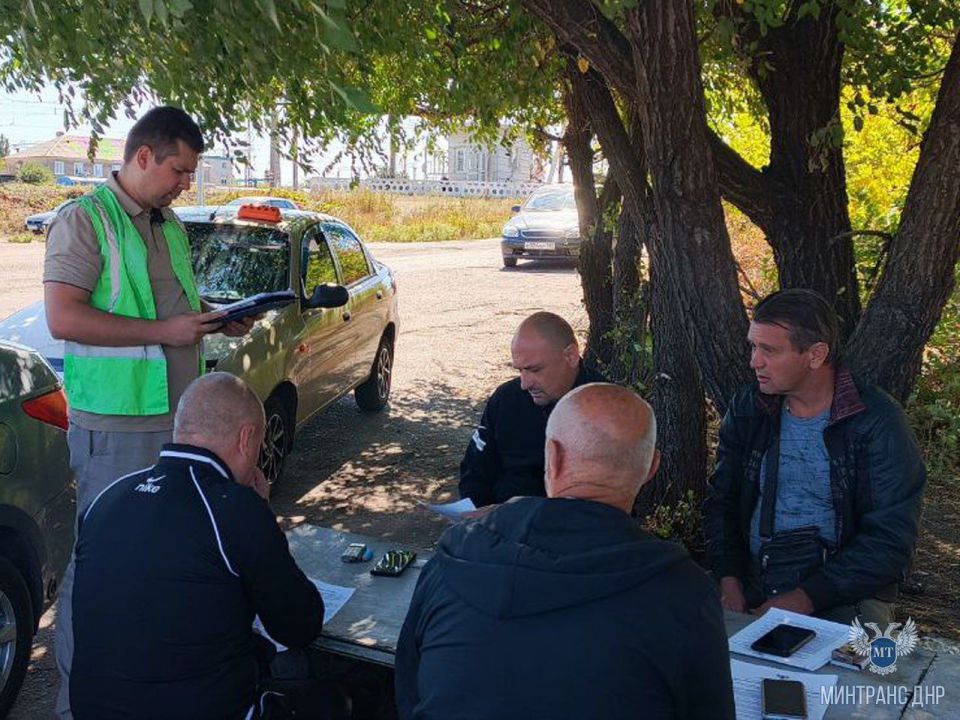 Специалисты Минтранса ДНР провели в Дебальцево профилактическое мероприятие для перевозчиков легковым такси Специалисты Минтранса ДНР провели в Дебальцево профилактическое мероприятие для перевозчиков легковым такси