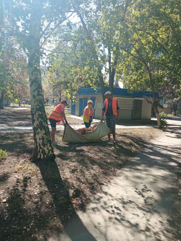 12.09.2025 по партийному проекту "Чистая страна" в городе Светлодарск состоялся экологический субботник 12.09.2025 по партийному проекту "Чистая страна" в городе Светлодарск состоялся экологический субботник