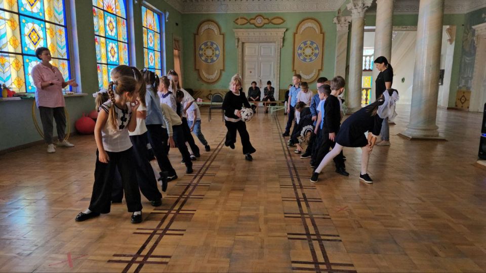 12 сентября в МБУ «МИРОНОВСКИЙ ПОСЕЛКОВЫЙ ДК» прошла развлекательно-игровая программа «ИГРОЛЁТ» для детей 1-2 классов ОШ №9,10 12 сентября в МБУ «МИРОНОВСКИЙ ПОСЕЛКОВЫЙ ДК» прошла развлекательно-игровая программа «ИГРОЛЁТ» для детей 1-2 классов ОШ №9,10