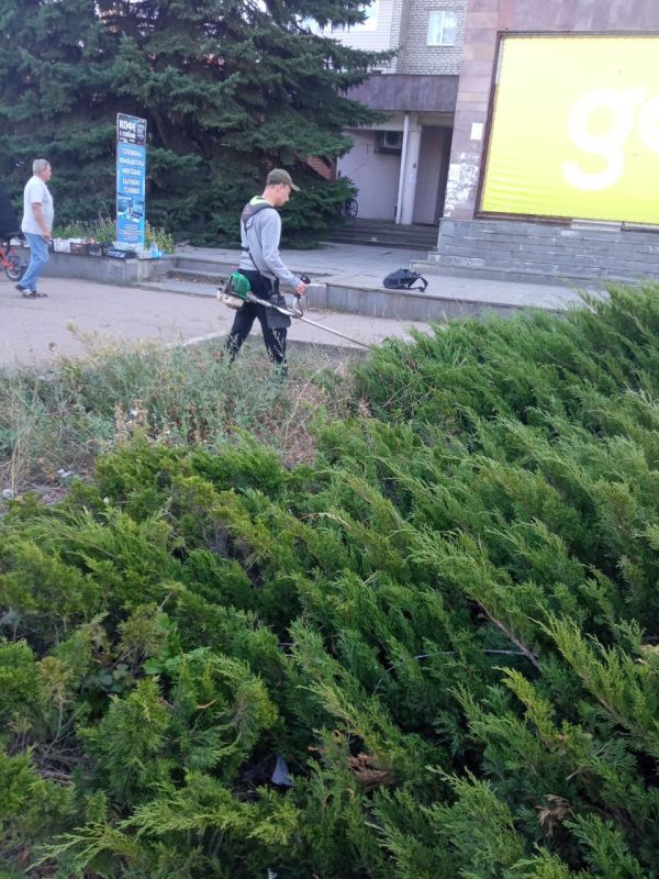 12.09.2025 по партийному проекту "Чистая страна" в городе Светлодарск состоялся экологический субботник 12.09.2025 по партийному проекту "Чистая страна" в городе Светлодарск состоялся экологический субботник