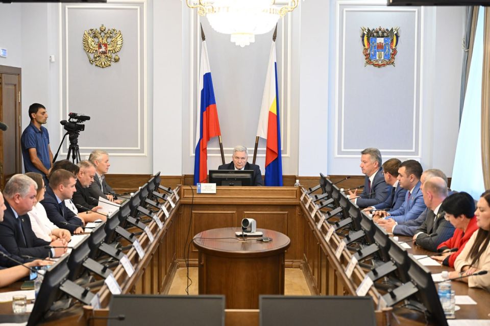 Председатель #Комитет_по_природопользованию_экологии_недрам_и_природным_ресурсам Сергей Михалев (фракция «Единая Россия») и секретарь Комитета Александр Мальков (фракция «Единая Россия») в режиме ВКС обсудили вопросы защиты... Председатель #Комитет_по_природопользованию_экологии_недрам_и_природным_ресурсам Сергей Михалев (фракция «Единая Россия») и секретарь Комитета Александр Мальков (фракция «Единая Россия») в режиме ВКС обсудили вопросы защиты...