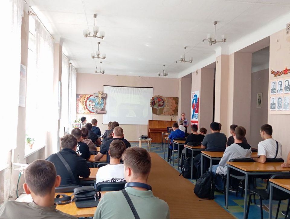 Познавательный час «Семейное творчество» Познавательный час «Семейное творчество»