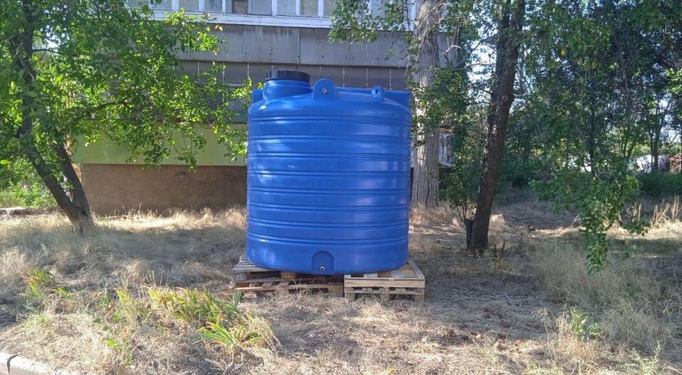 По поручению Главы Республики Дениса Пушилина, в Кировском районе города Донецка было установлено еще 5 ёмкостей для обеспечения водой жителей По поручению Главы Республики Дениса Пушилина, в Кировском районе города Донецка было установлено еще 5 ёмкостей для обеспечения водой жителей