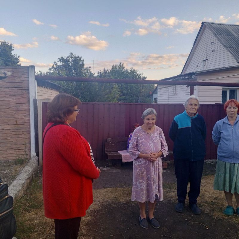 Иван Приходько: Во исполнение указания Главы Донецкой Народной Республики Дениса Владимировича Пушилина и для рассмотрения жалоб от населения, сегодня, 12 сентября, в одном из поселков Центрально-Городского района Горловки... Иван Приходько: Во исполнение указания Главы Донецкой Народной Республики Дениса Владимировича Пушилина и для рассмотрения жалоб от населения, сегодня, 12 сентября, в одном из поселков Центрально-Городского района Горловки...
