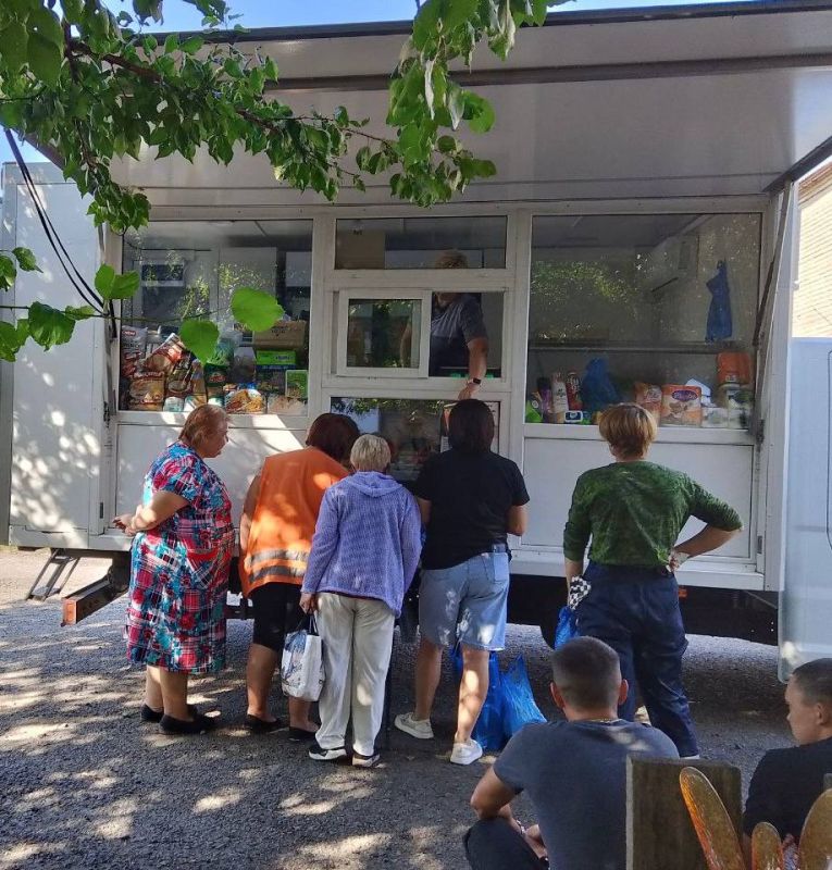 С 10 по 12 сентября 2025 года осуществлена выездная торговля с использованием автомагазинов в населенных пунктах городских округов Докучаевск, Горловка, Мариуполь, Харцызск на территории г С 10 по 12 сентября 2025 года осуществлена выездная торговля с использованием автомагазинов в населенных пунктах городских округов Докучаевск, Горловка, Мариуполь, Харцызск на территории г