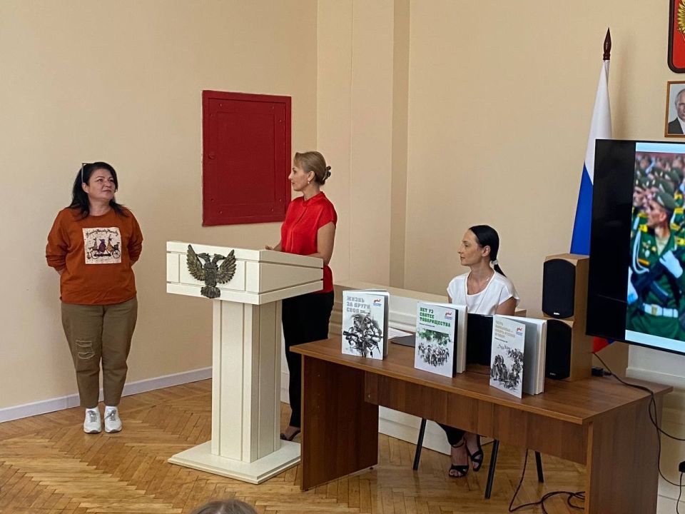 Хроники непокоренного Донбасса: в Шахтерске прошло знакомство со сборниками рассказов ветеранов-защитников Родины Хроники непокоренного Донбасса: в Шахтерске прошло знакомство со сборниками рассказов ветеранов-защитников Родины
