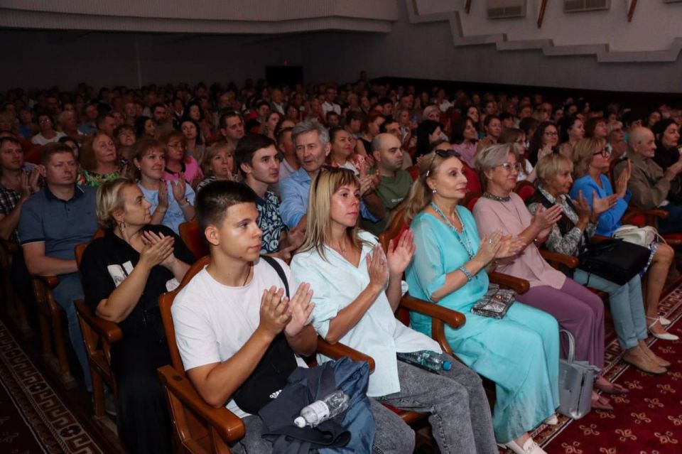 В Донецке состоялся сольный концерт выдающейся пианистки Валентины Лисицы В Донецке состоялся сольный концерт выдающейся пианистки Валентины Лисицы