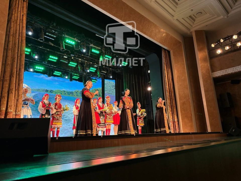 Фестиваль славянской культуры «Обжинки» прошёл в Симферополе Фестиваль славянской культуры «Обжинки» прошёл в Симферополе