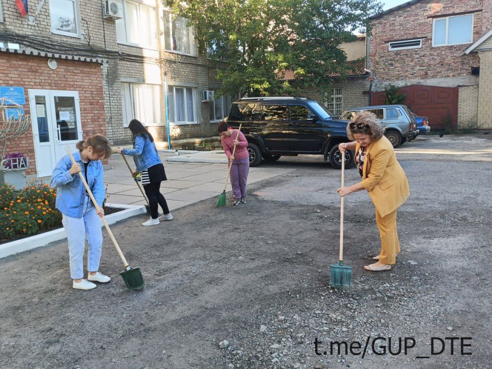ФОТОРЕПОРТАЖ: СУББОТНИК В ФИЛИАЛАХ "ДОНБАССТЕПЛОЭНЕРГО" ФОТОРЕПОРТАЖ: СУББОТНИК В ФИЛИАЛАХ "ДОНБАССТЕПЛОЭНЕРГО"