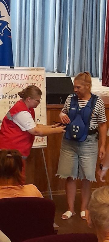 Николай Михайлов: В городе Комсомольское состоялся мастер-класс по оказанию первой помощи пострадавшим от РОО «Донецкий красный крест» Николай Михайлов: В городе Комсомольское состоялся мастер-класс по оказанию первой помощи пострадавшим от РОО «Донецкий красный крест»