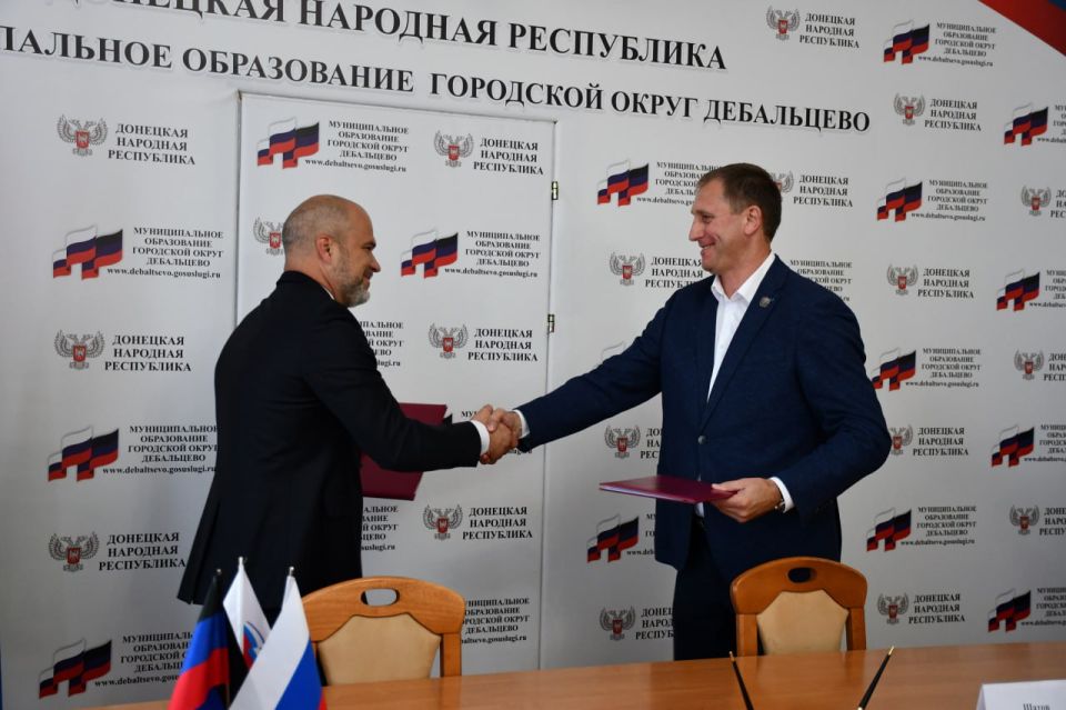 Дебальцево и Шахтерский муниципальный округ укрепляют связи ради общего будущего Дебальцево и Шахтерский муниципальный округ укрепляют связи ради общего будущего