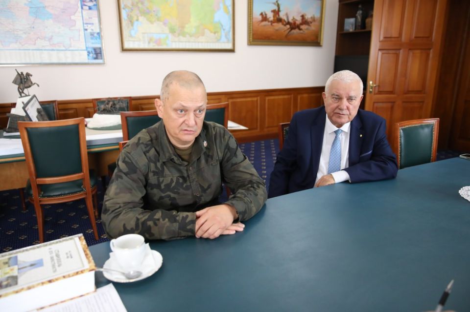Дмитрий Огилец: По поручению Председателя Народного Совета Константина Александровича Кузьмина посетил Думу Ставропольского Края Дмитрий Огилец: По поручению Председателя Народного Совета Константина Александровича Кузьмина посетил Думу Ставропольского Края