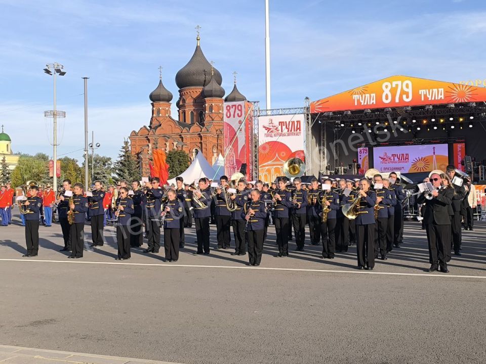 13 сентября в Туле в рамках празднования Дня города состоялся Всероссийский фестиваль духовых оркестров «ФАНФАРЫ ТУЛЬСКОГО КРЕМЛЯ» 13 сентября в Туле в рамках празднования Дня города состоялся Всероссийский фестиваль духовых оркестров «ФАНФАРЫ ТУЛЬСКОГО КРЕМЛЯ»
