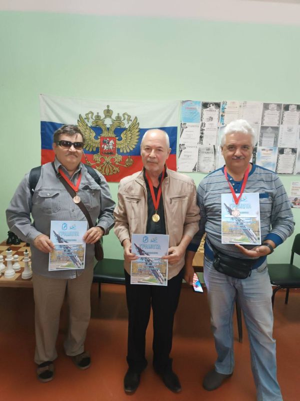 Сегодня года в ШШК «Интеллект» проходило три турнира по быстрым шахматам посвященных Дню города Харцызска Сегодня года в ШШК «Интеллект» проходило три турнира по быстрым шахматам посвященных Дню города Харцызска