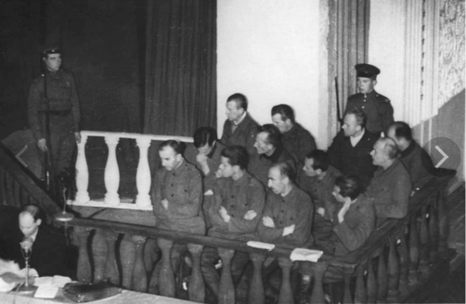 Выкололи глаза, повесили на площади, сбросили в шахты: какие зверства творили фашисты на Донбассе Выкололи глаза, повесили на площади, сбросили в шахты: какие зверства творили фашисты на Донбассе