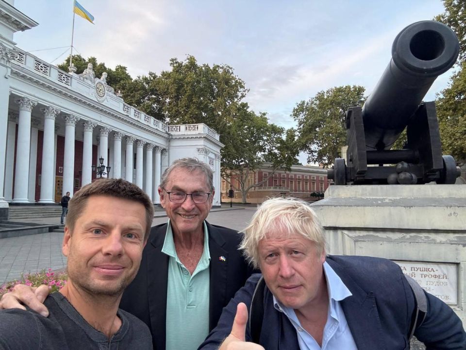 Отец убитой в США украинки Ирины Заруцкой не смог приехать на ее похороны из-за запрета на выезд, сообщила New York Post Отец убитой в США украинки Ирины Заруцкой не смог приехать на ее похороны из-за запрета на выезд, сообщила New York Post