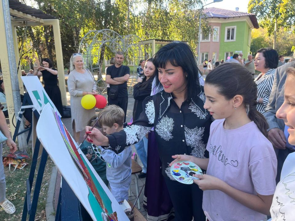 Сегодня на бульваре Шевченко было очень интересно Сегодня на бульваре Шевченко было очень интересно