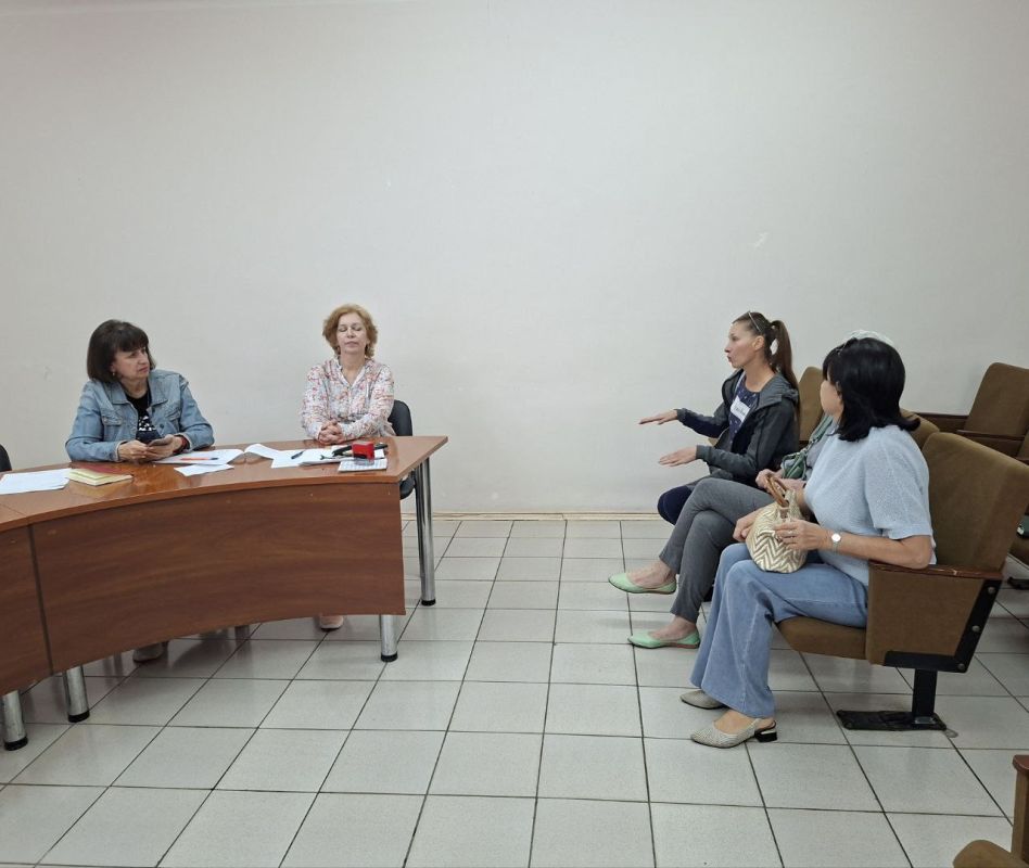 Валентин Левченко: Сегодня ВРИО руководителя Управы Елена Повалий провела прием граждан Киевского района Валентин Левченко: Сегодня ВРИО руководителя Управы Елена Повалий провела прием граждан Киевского района