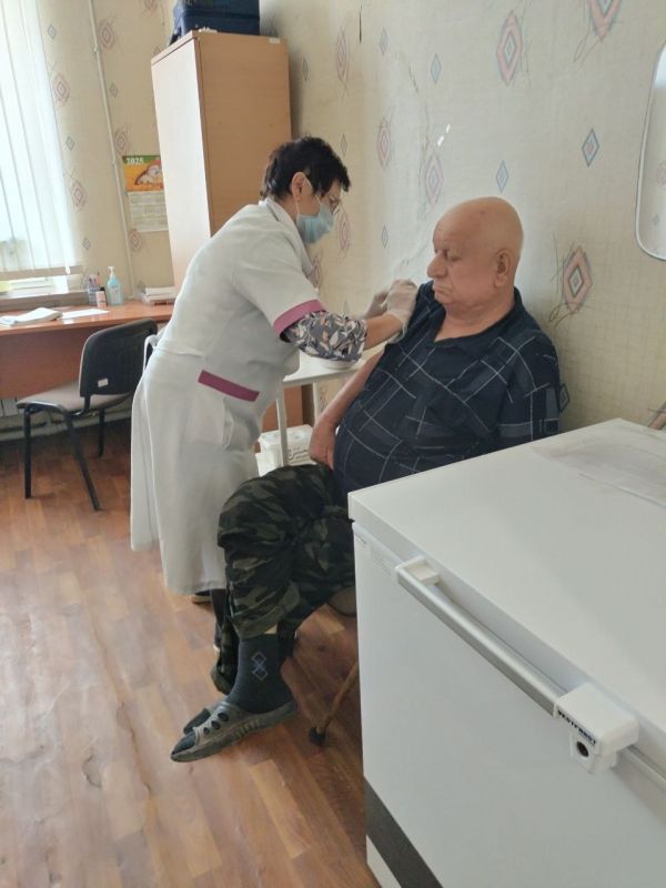 Наталья Великодная: Сотрудники ГБУ ДНР " ЦРБ Тельмановского района ", амбулаторий ОПСМ, ФАПов и ФП продолжают проводить вакцинацию против гриппа взрослого и детского населения Наталья Великодная: Сотрудники ГБУ ДНР " ЦРБ Тельмановского района ", амбулаторий ОПСМ, ФАПов и ФП продолжают проводить вакцинацию против гриппа взрослого и детского населения