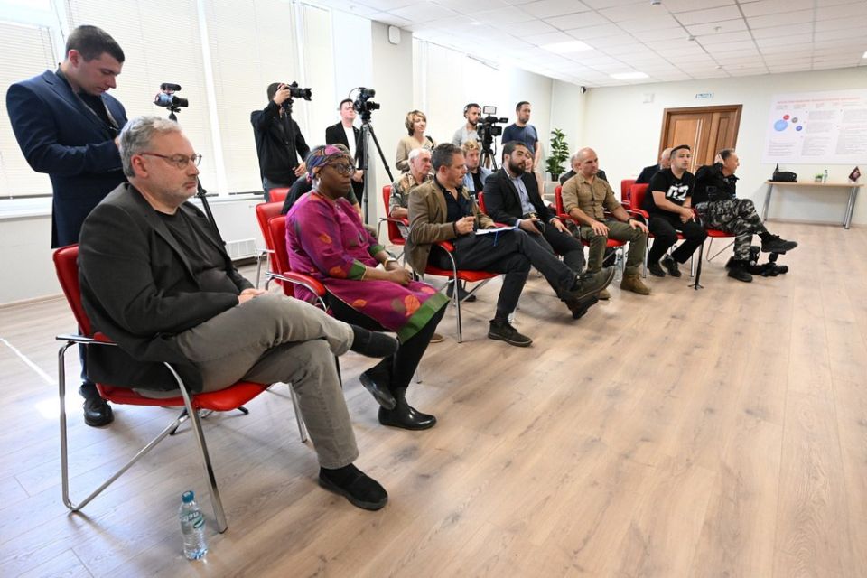 Глава ДНР Денис Пушилин на недавней встрече с иностранными журналистами представил обновленную информацию о ситуации в Донбассе, подчеркнув важные аспекты обеспечения водоснабжения и восстановительных работ Глава ДНР Денис Пушилин на недавней встрече с иностранными журналистами представил обновленную информацию о ситуации в Донбассе, подчеркнув важные аспекты обеспечения водоснабжения и восстановительных работ