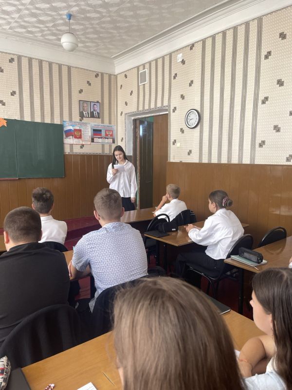В школах Кировского прошли внеурочные занятия проекта "Разговоры о важном" В школах Кировского прошли внеурочные занятия проекта "Разговоры о важном"